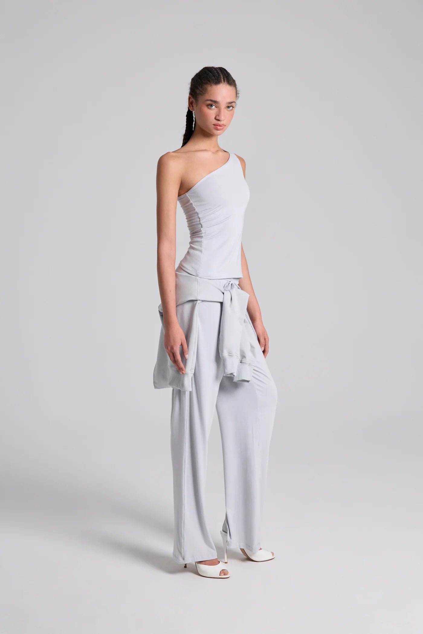 GRİ TAKIM (ZOE LOUNGE PANTOLON, FAYE TEK OMUZ TANK TOP, LIRA MINI TAYT ŞORT)